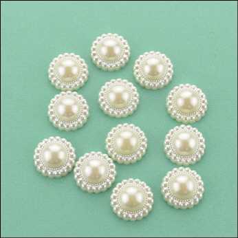 Flat Backed Pearl Medallion 16 mm cream